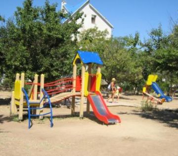 Детская площадка на базе отдыха 