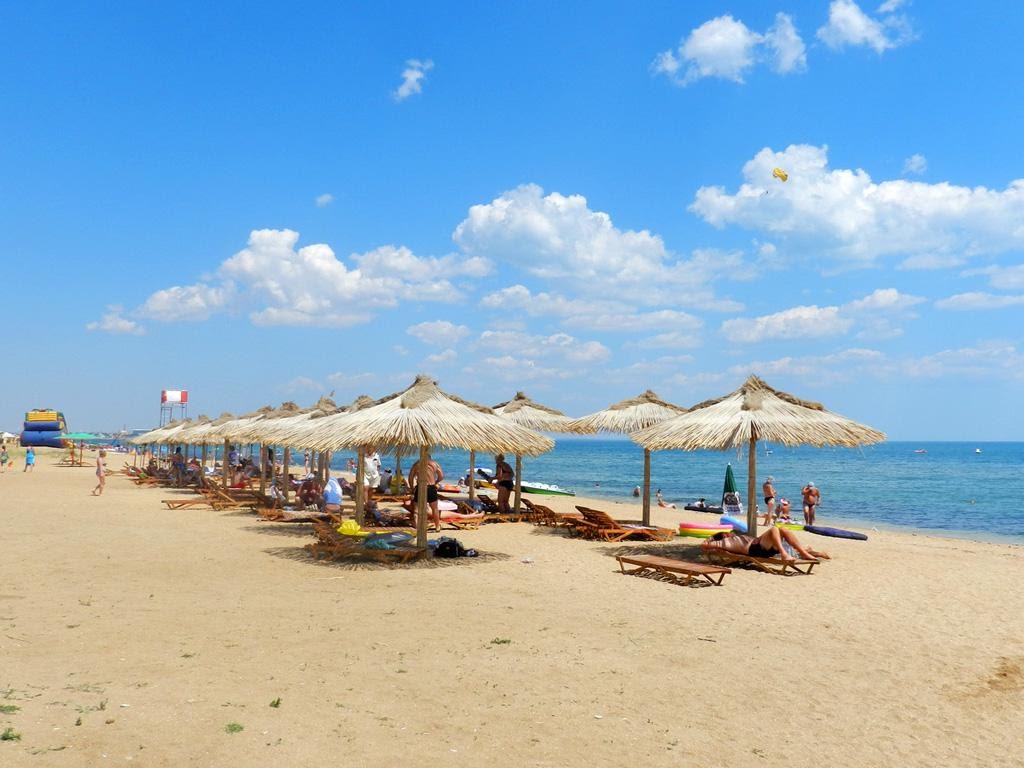 Отдых в Крыму в сентябре на пляже Саки